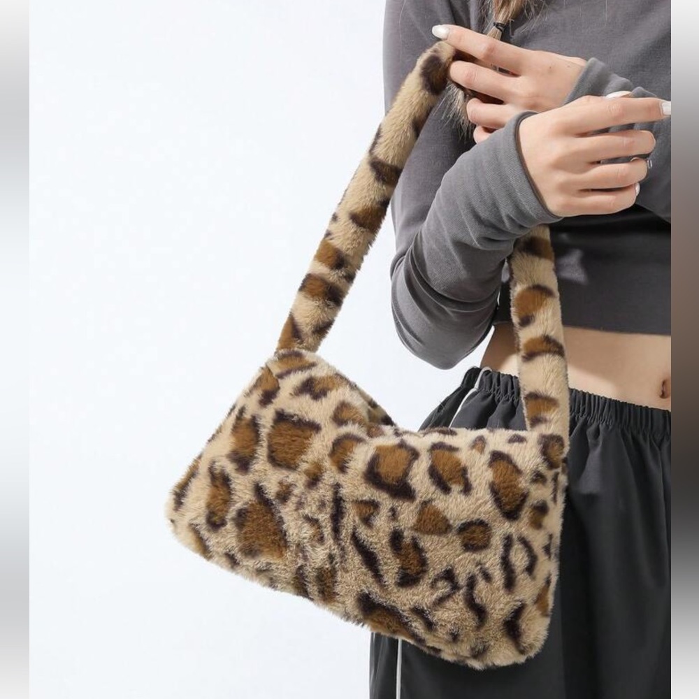 LAST ONE! New Plush Leopard faux fur shoulder bag purse